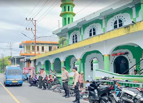 Masjid Besar, Jamaah Kecil: Catatan tentang Rasa Memiliki