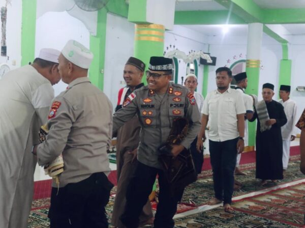 Pererat Hubungan Silaturahmi, Polres Sangihe Gelar Jumat Curhat Di Masjid Al-Hijrah Santiago